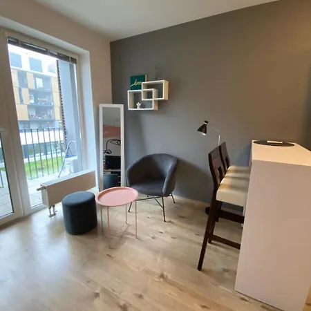 Fiaor Apartment, 1-2 Guests, Free Parking & Wifi, 7 Km Downtown, Apartment Bratislava