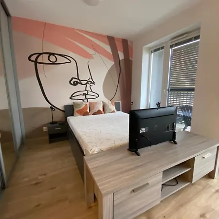 Fiaor Apartment, 1-2 Guests, Free Parking & Wifi, 7 Km Downtown, Bratislava