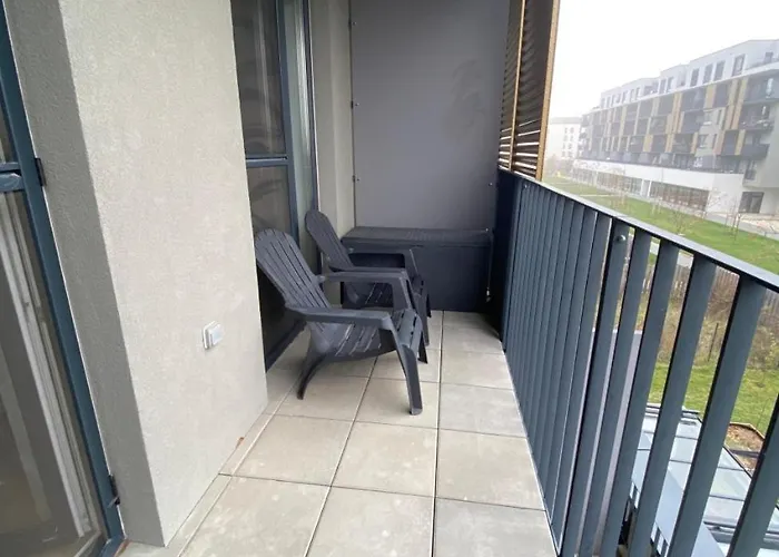 Fiaor Apartment, 1-2 Guests, Free Parking & Wifi, 7 Km Downtown, 公寓 布拉迪斯拉发