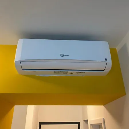 アパート Fiaor Apartment, 1-2 Guests, Free Parking & Wifi, 7 Km Downtown, ブラチスラヴァ